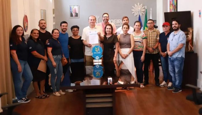 Limoeiro oficializa adesão ao Selo UNICEF 2025-2028