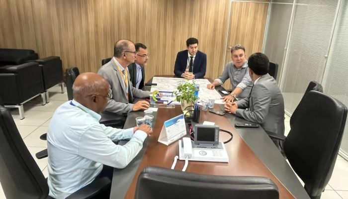 Prefeitura reivindica à Compesa melhorias no abastecimento de água de Limoeiro